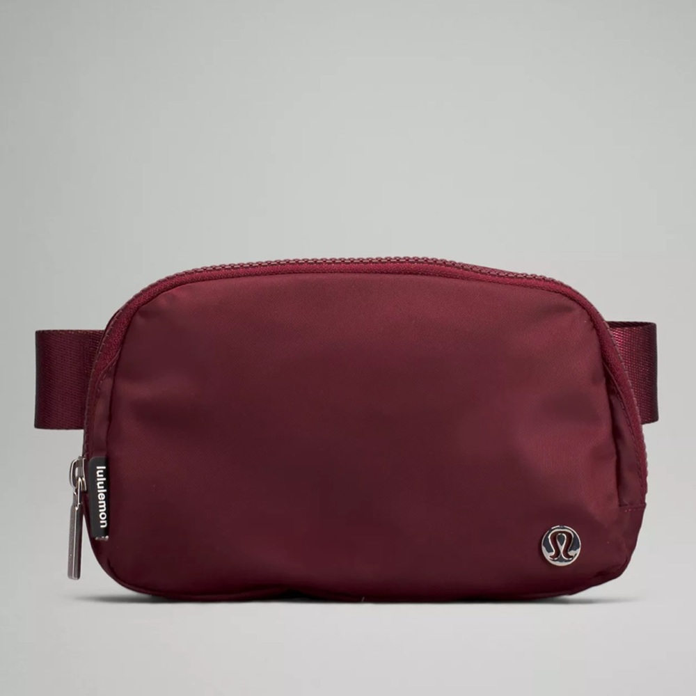 Lululemon Everywhere Belt Bag